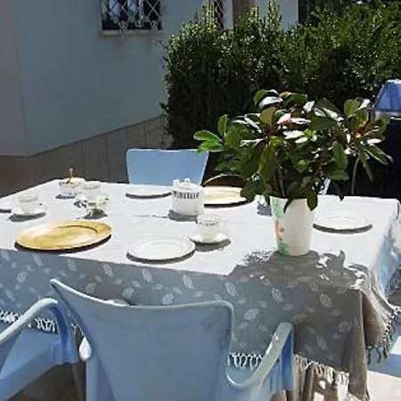 Schoenes In Mit Privatem Pool